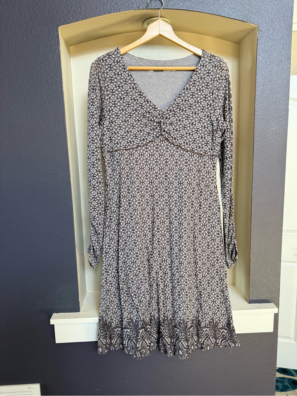 Tall- Athleta Brown and Grey Geometric Long-Sleeve V-Neck Dress